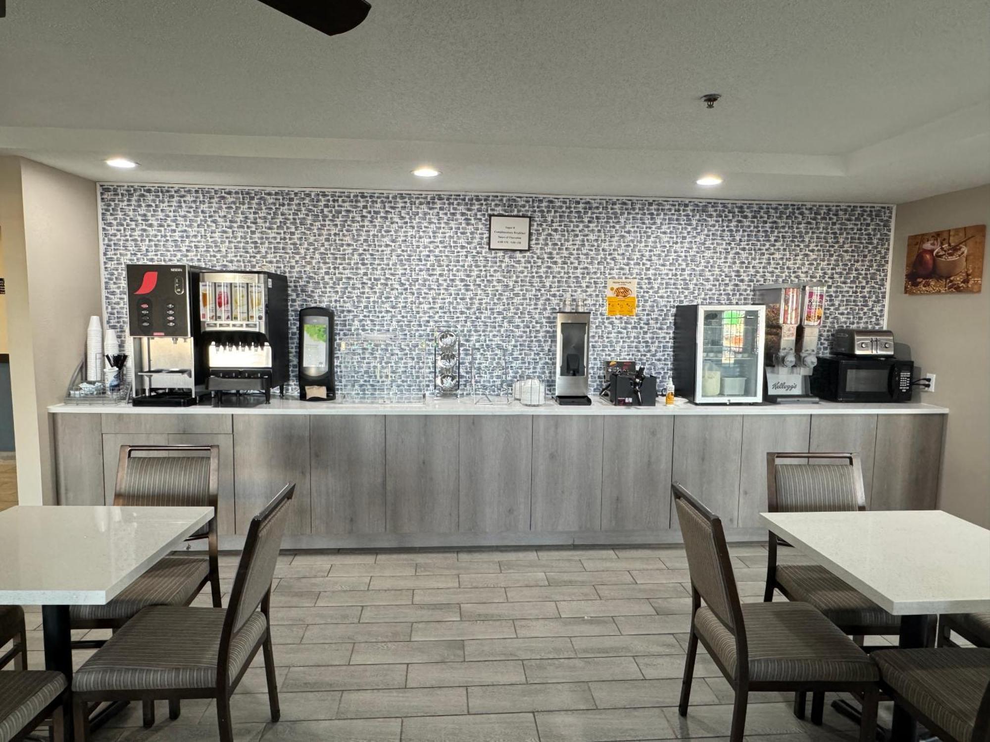 Super 8 By Wyndham Reedsburg Hotel Exterior foto