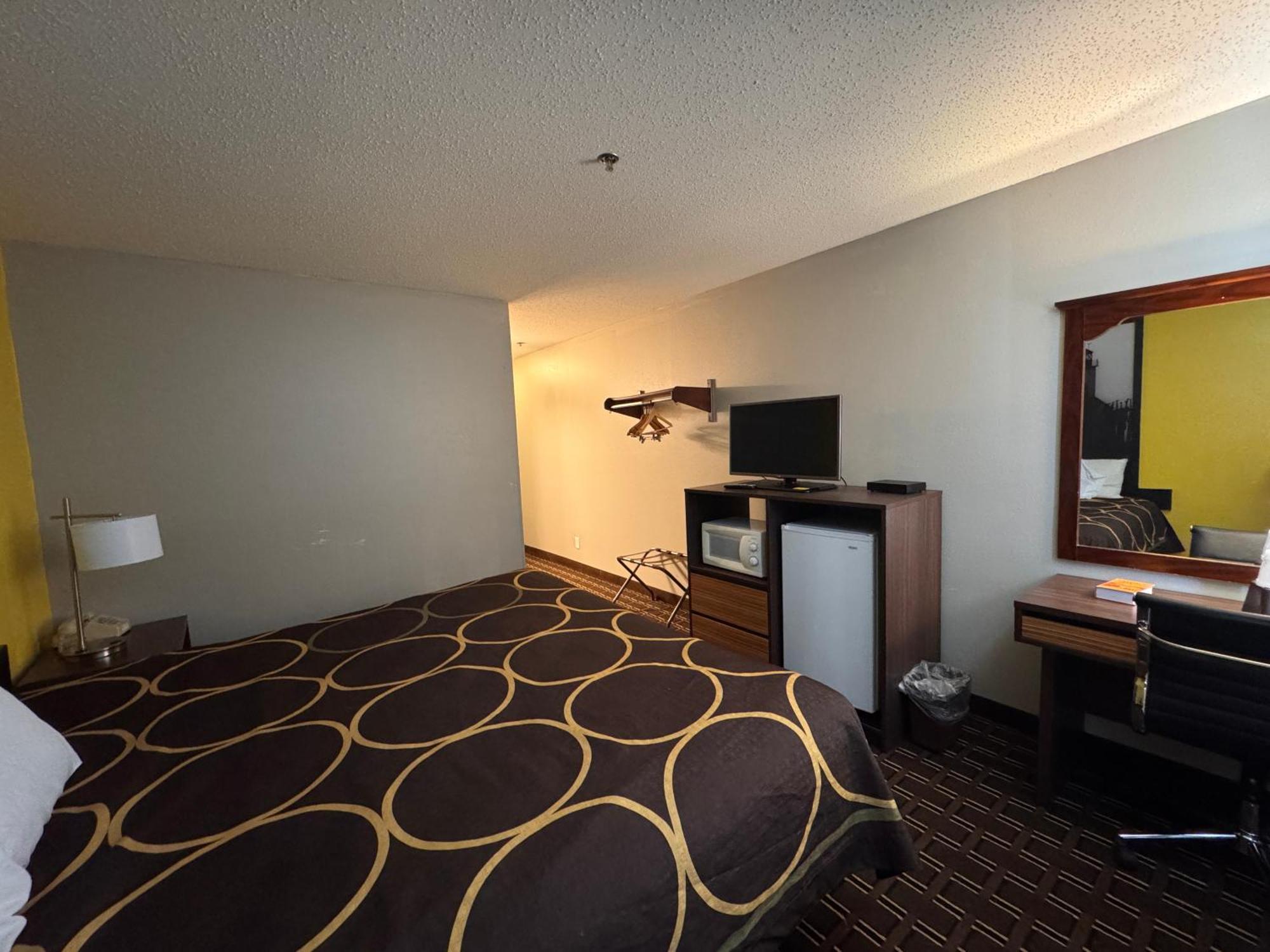 Super 8 By Wyndham Reedsburg Hotel Exterior foto