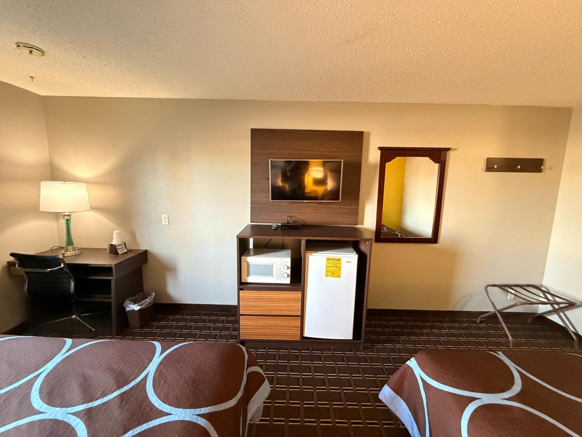 Super 8 By Wyndham Reedsburg Hotel Exterior foto